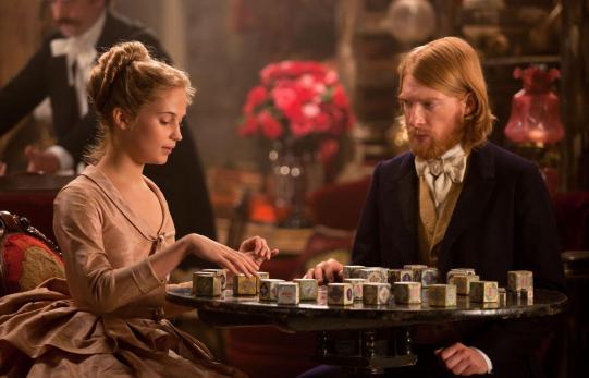 still-of-domhnall-gleeson-and-alicia-vikander-in-anna-karenina-(2012)-large-picture