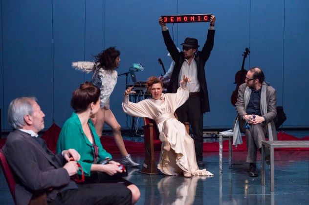 1452510047_Gabbiano_scena2_fotoMasiarPasquali